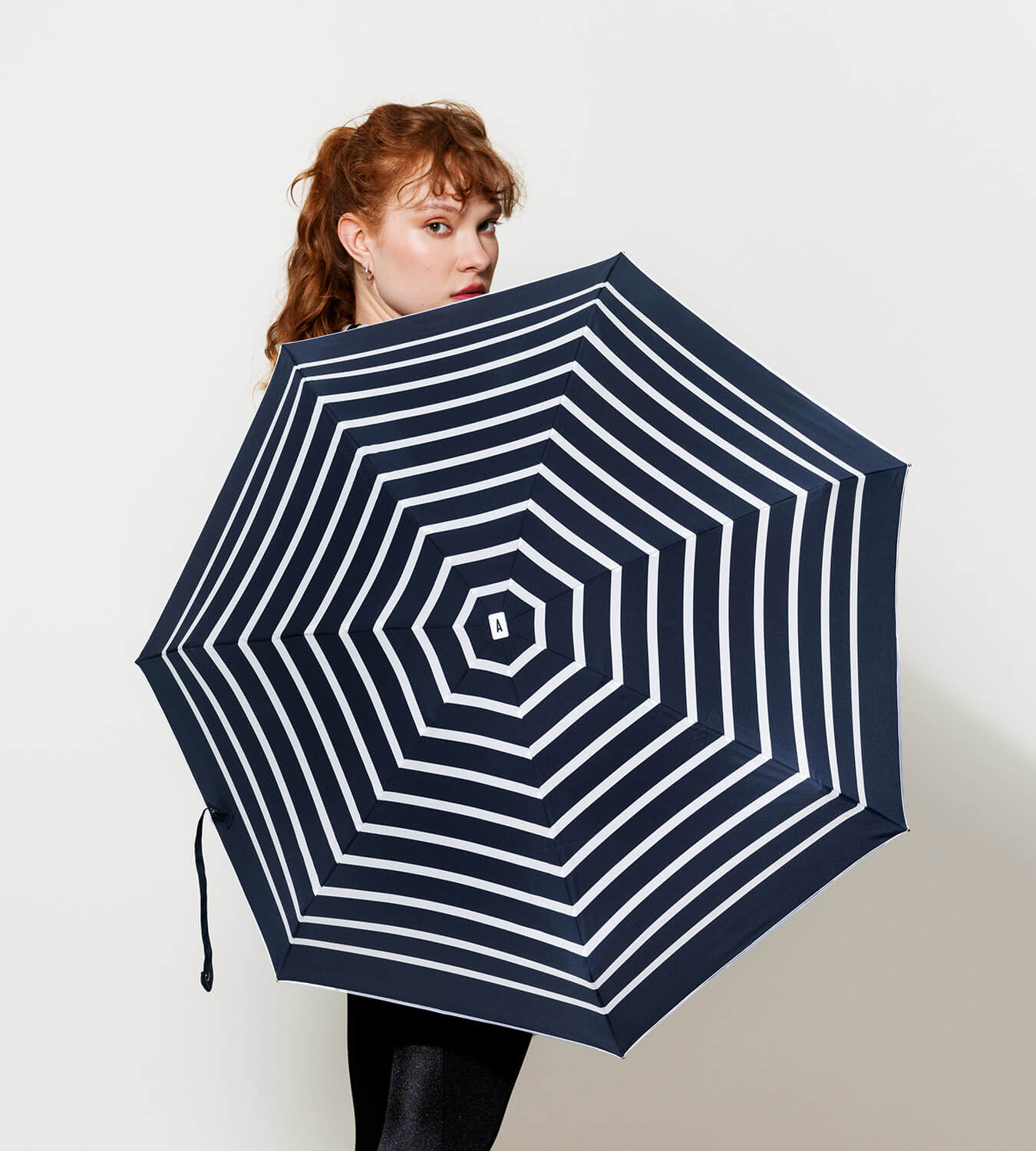 Parapluie-raye-bleu-marine-ANATOLE-Pablo