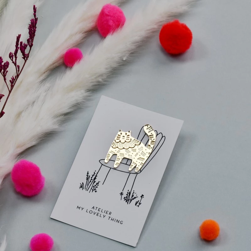 pin-s-lovely-cat-en-laiton (2)