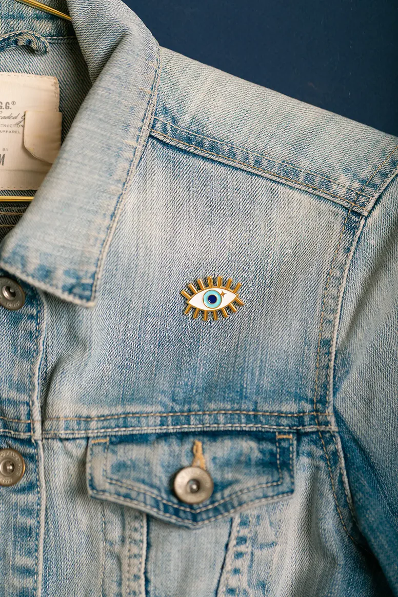 blue-eye-enamel-pin-gold-details